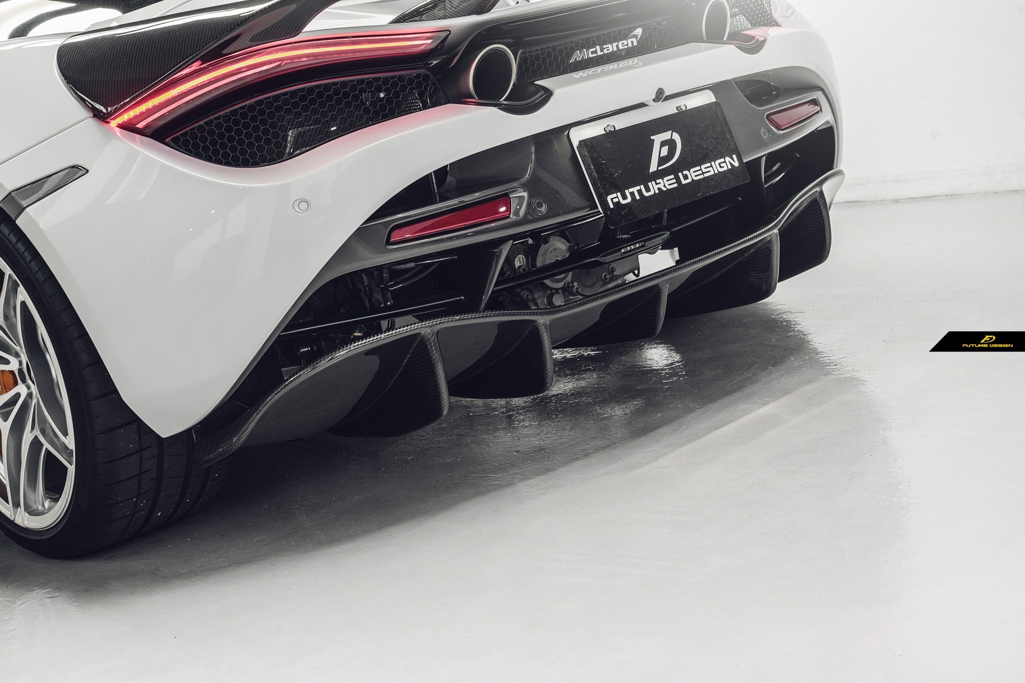 Future Design Carbon Fiber REAR DIFFUSER for McLaren 720S