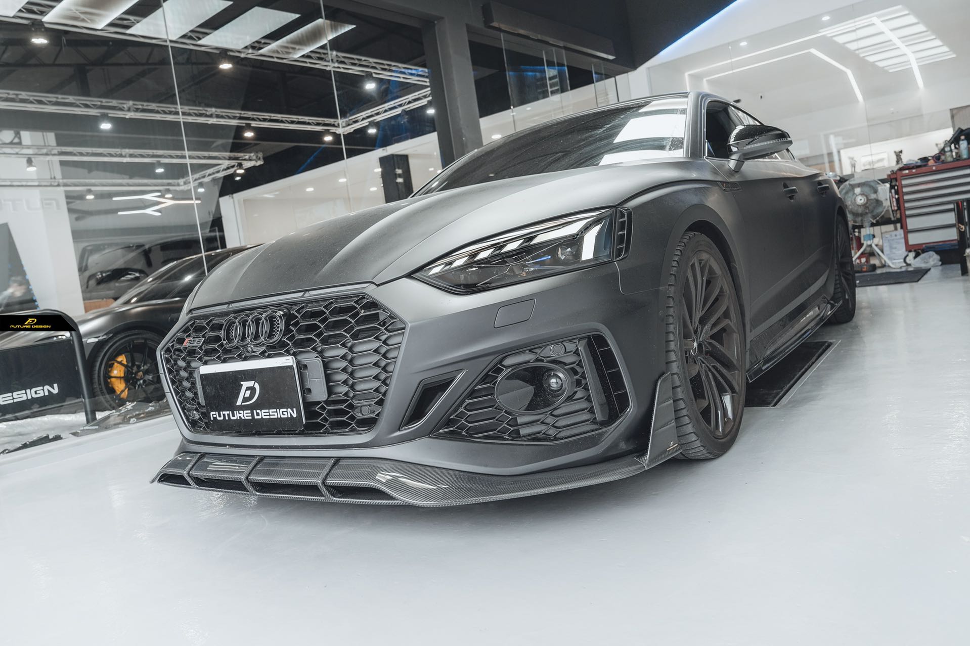 Future Design Carbon Fiber FRONT GRILL SIDE OVERLAY TRIM - "Blaze kit" for Audi RS5 B9.5 2020-2022